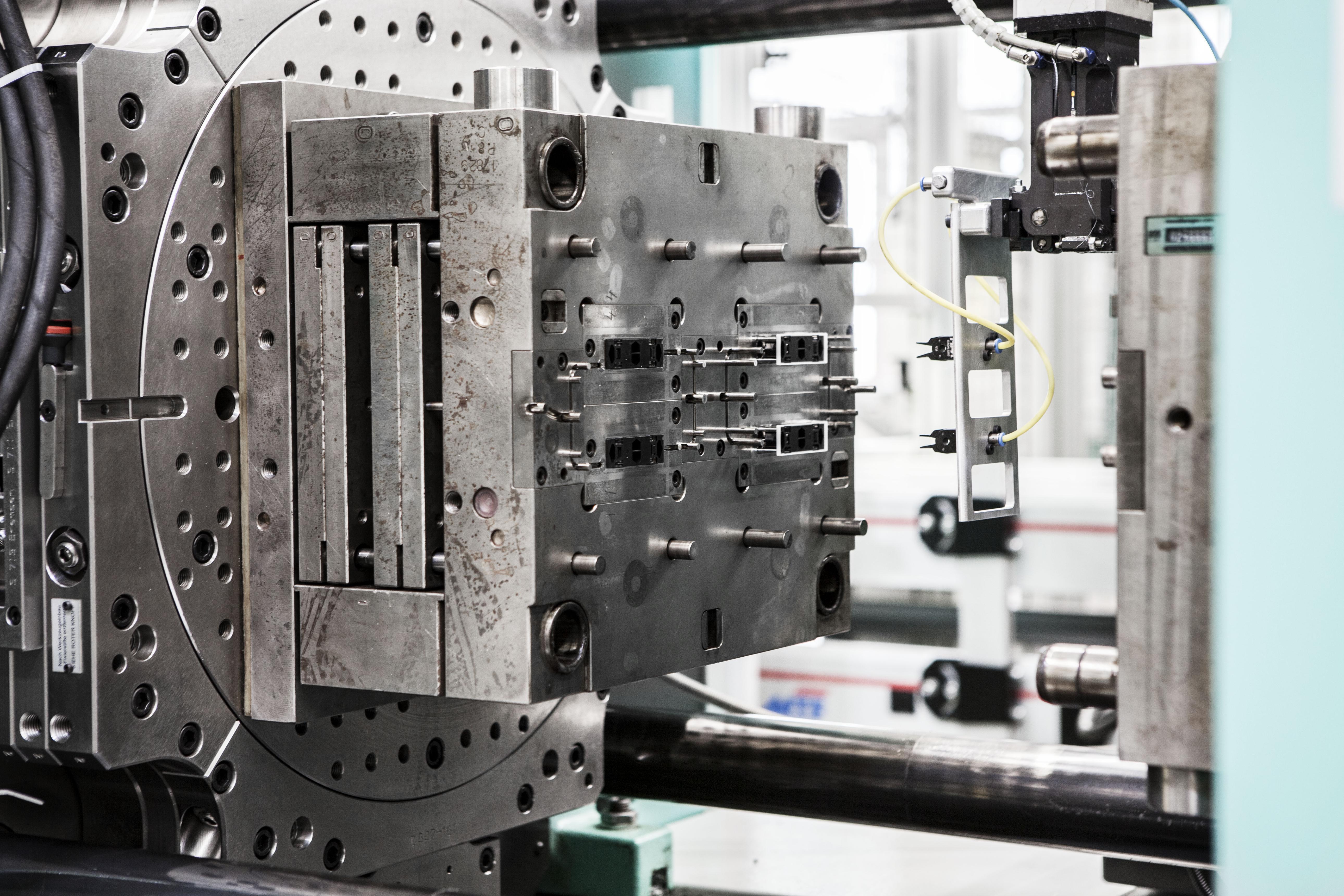 Japan: Established Plastic Molding & Mold Manufacturer Seeking Japanese-Owned Overseas Divestitures