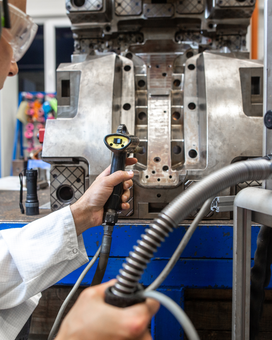 Japan: Leading Industrial Machinery Group Seeking Majority Acquisitions in Plastics & Molding Machinery