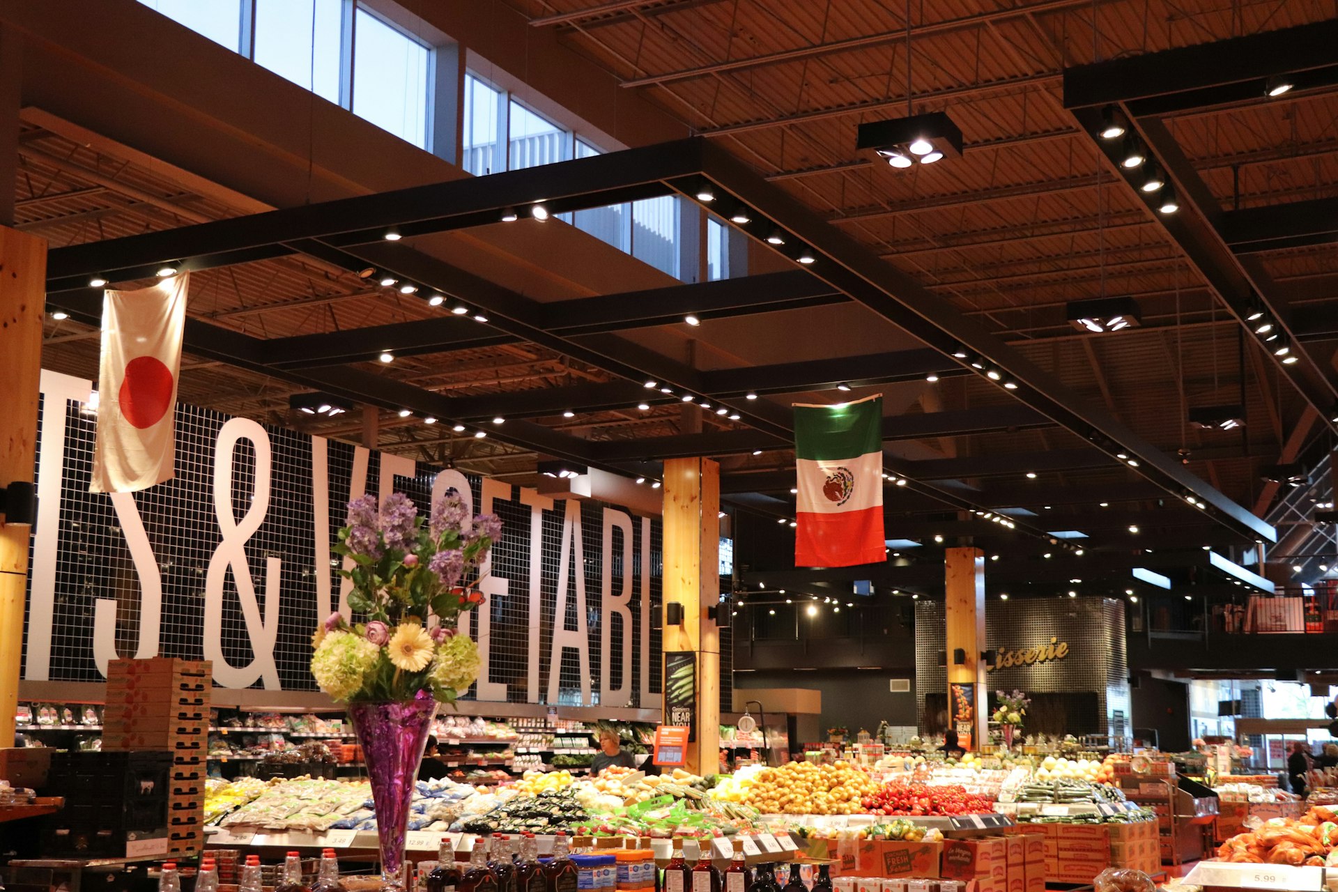 Japan: Leading Value-Format Food Retail Group Seeking Market Entry Acquisitions