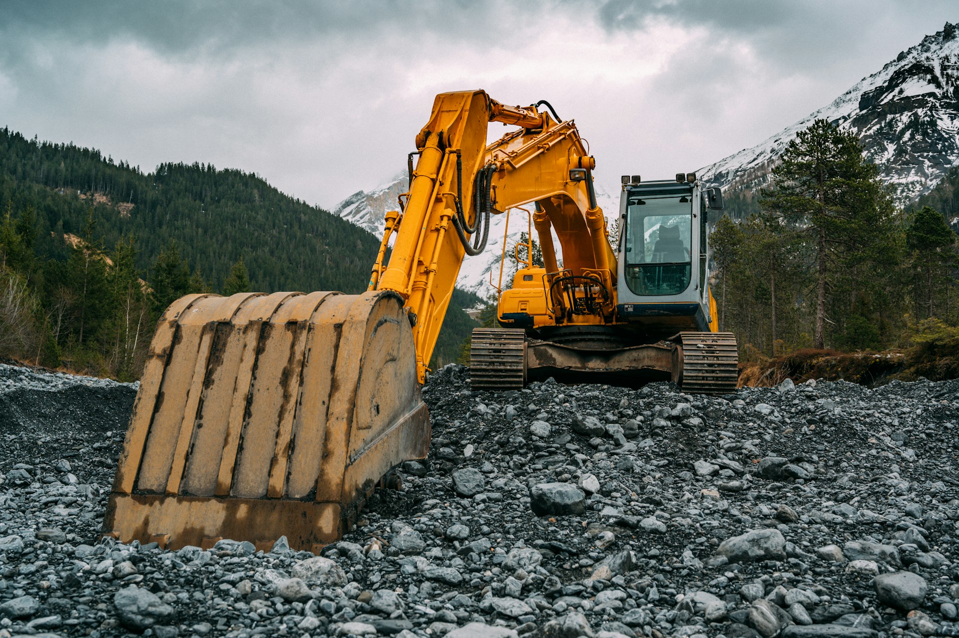 Japan: Leading Comprehensive Equipment Rental Group Seeking Majority Acquisitions in Construction Machinery & Event Equipment Rental