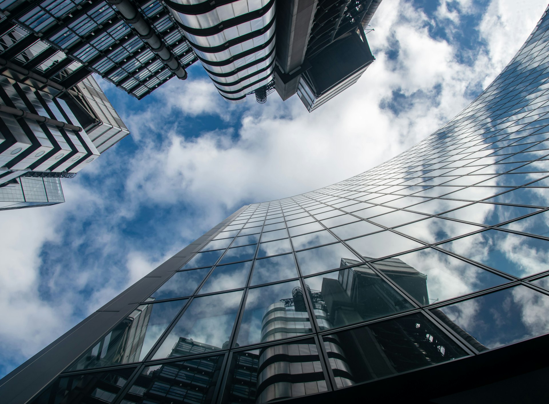 Japan: Diversified Real Estate, Financial & Entertainment Group Seeking Majority Acquisitions (JPY 3–10 Billion)
